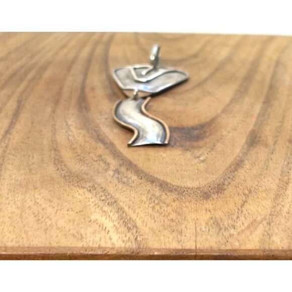 Silver 925 Mixed Metal Pendant from Peru Abstract Triangle Wavy Dangling Tail - Picture 5 of 6